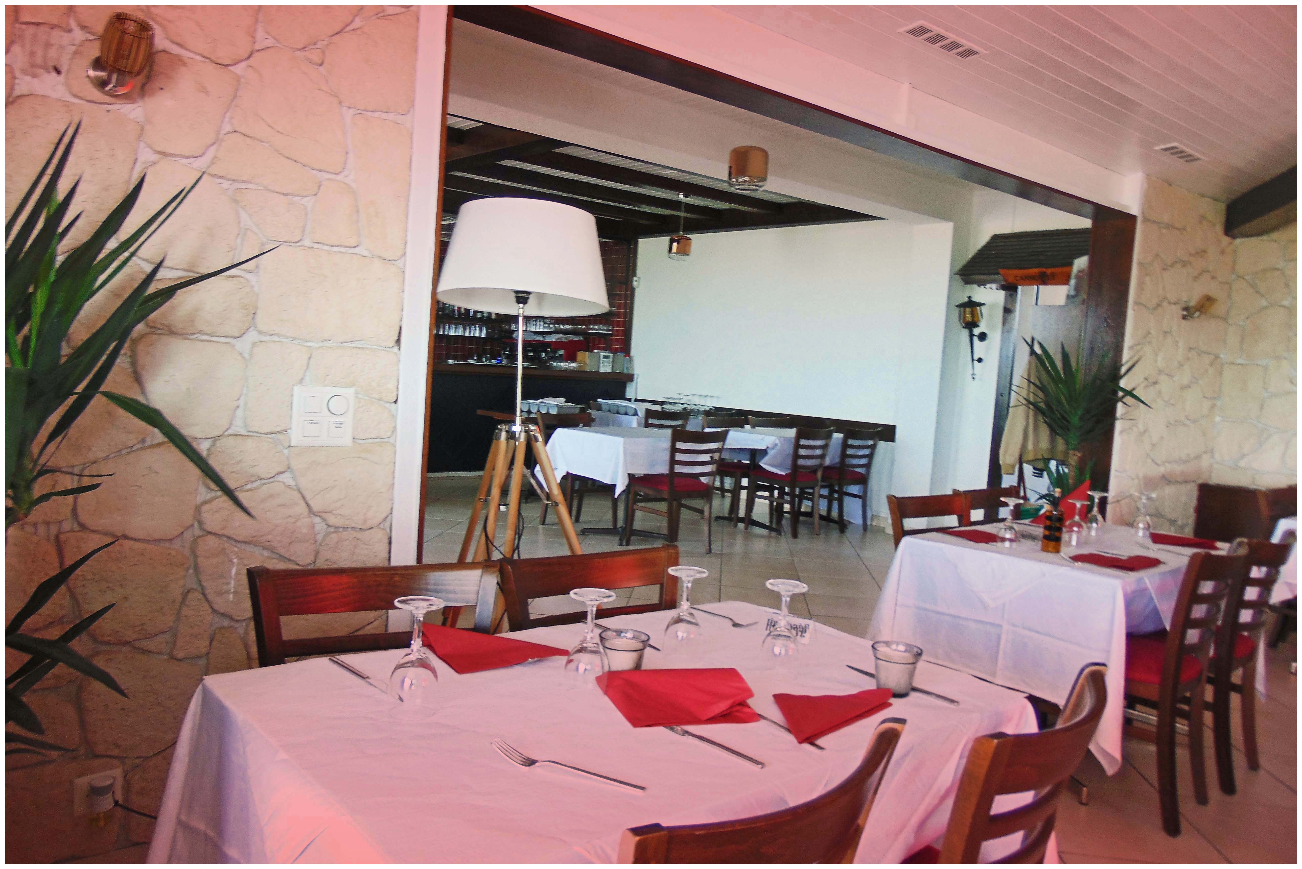 Restaurant%2016.jpeg